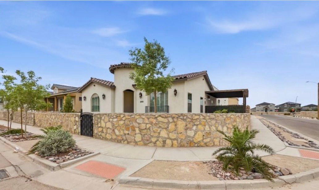EL PASO House: 2413 Tony Harper St