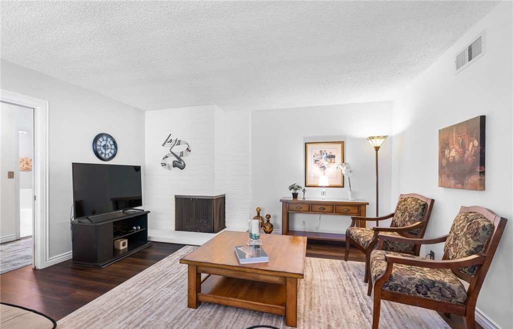 Fullerton Condo: 1641 S Pomona Ave