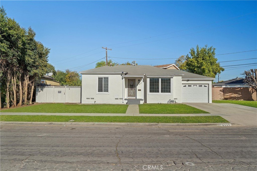 Long Beach House: 6067 Jaymills Ave