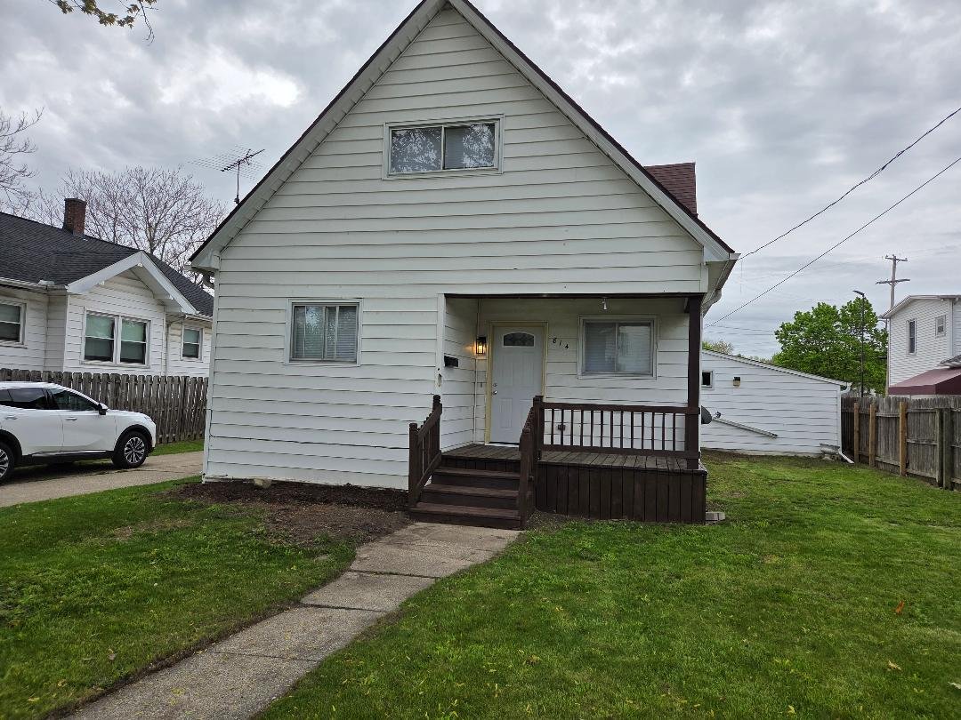 Saginaw House: 814 S. Porter