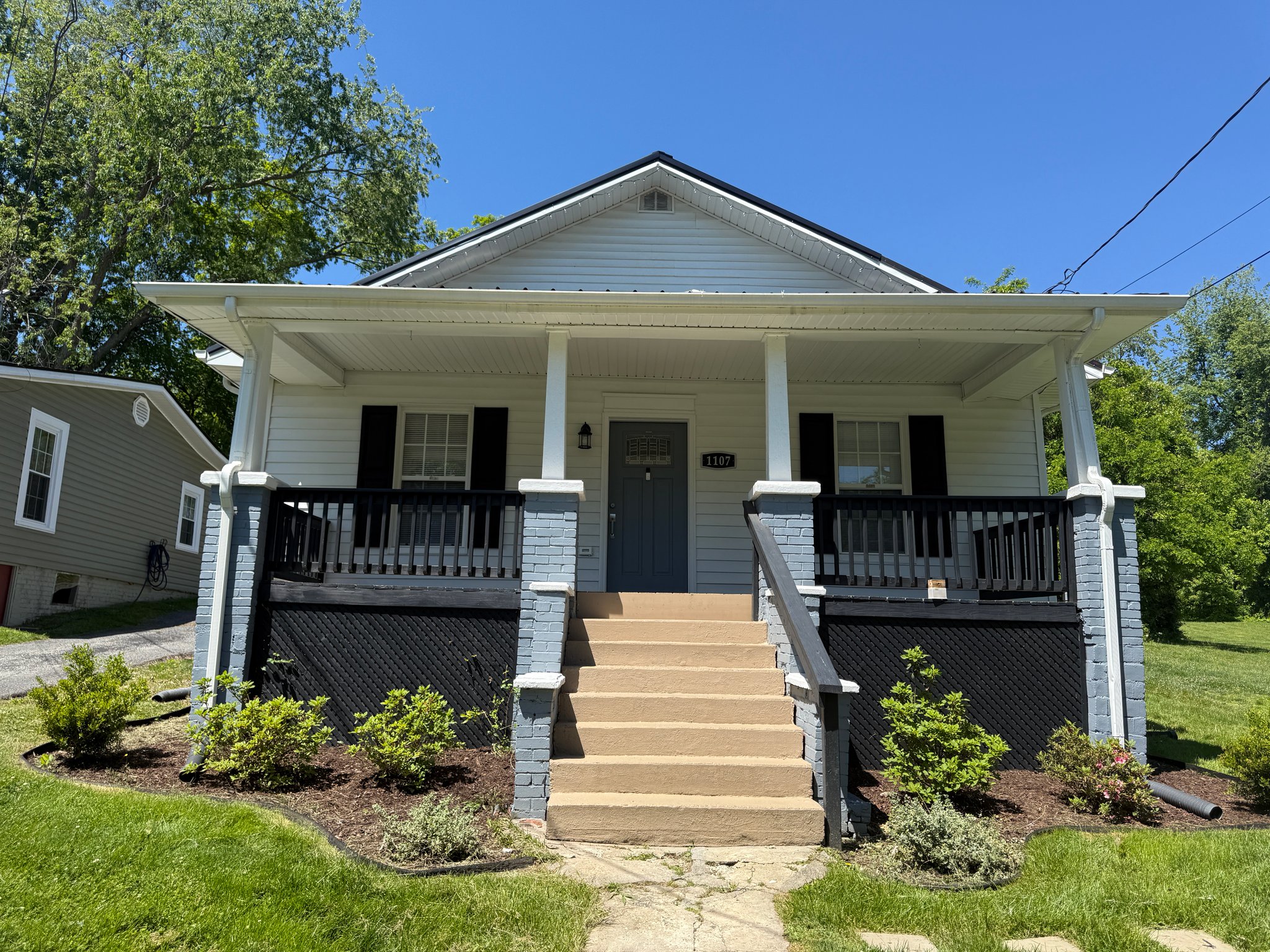 Johnson City House: 1107 Miller St