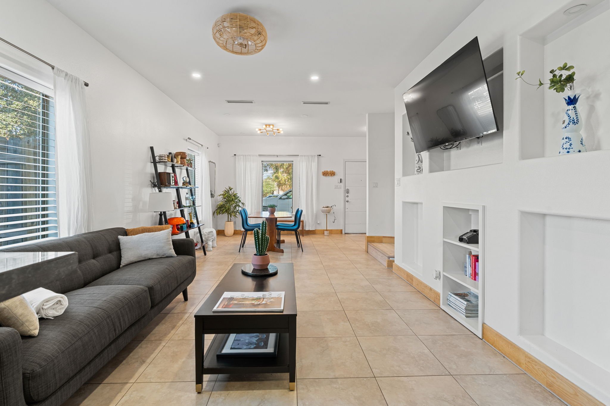 McAllen Townhome: 3002 S L Ln