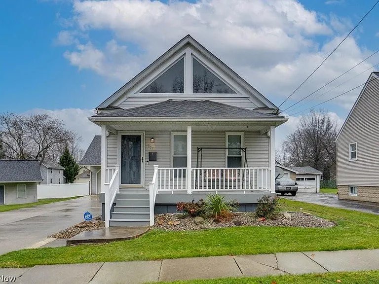 Ravenna House: 307 Ohio Ave