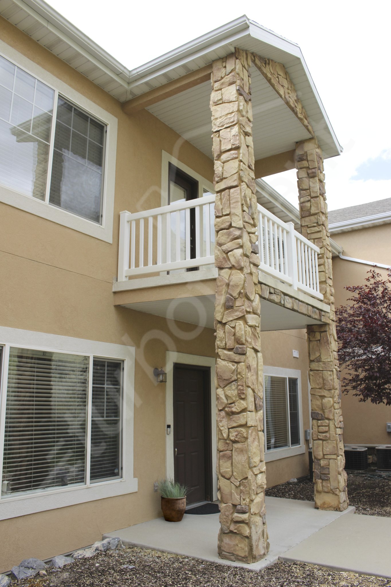 Provo Townhome: 1145 S. Canyon meadow dr.