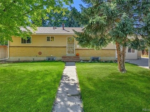 Lakewood House: 7540 W Mexico Dr