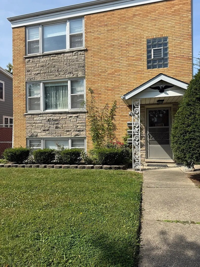 Stone Park Condo: 1712 35th Ave