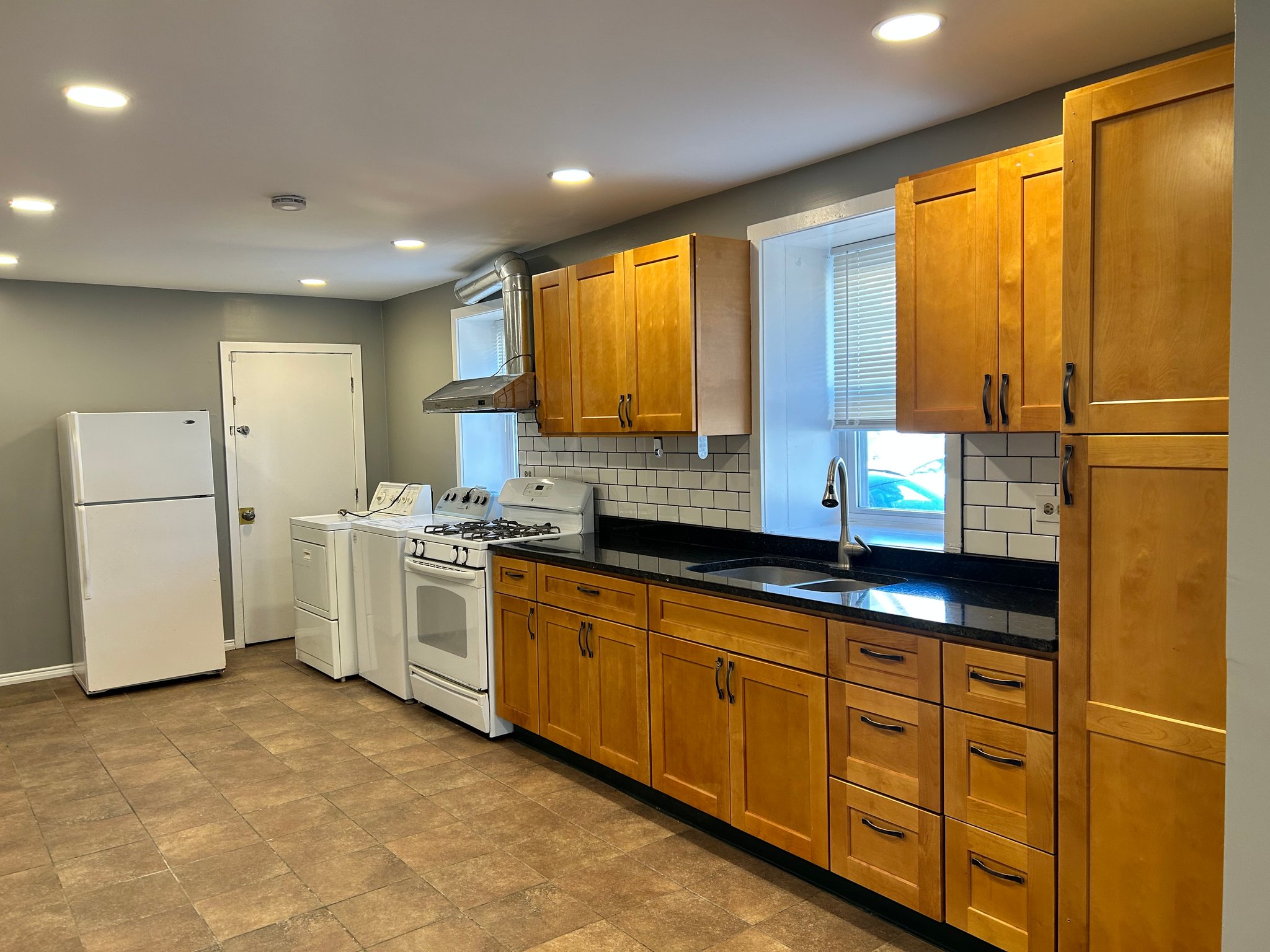 Chicago Apartment: 2900 S Quinn St