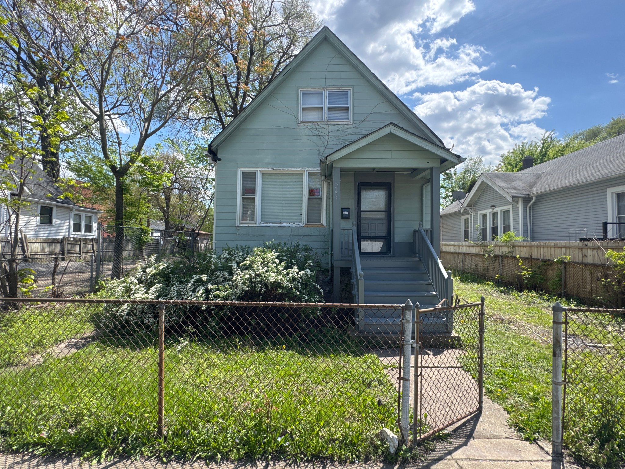 Chicago House: 265 W 107th St, Chicago, IL 60628