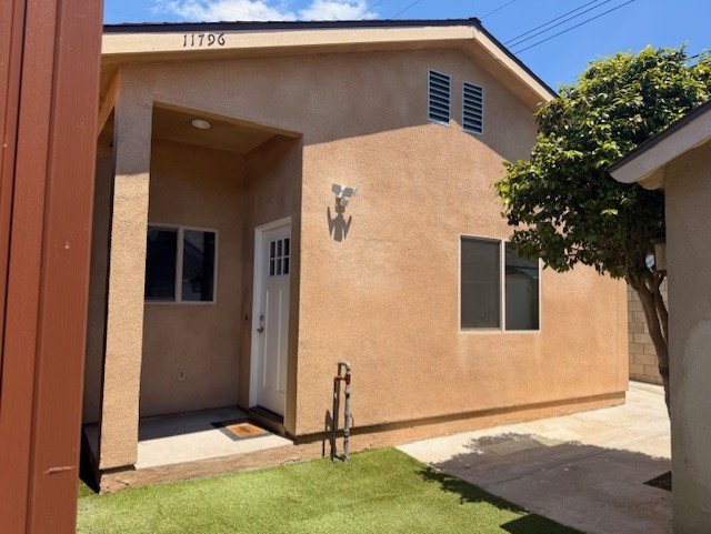 Los Alamitos House: 11796 Kensington Rd.