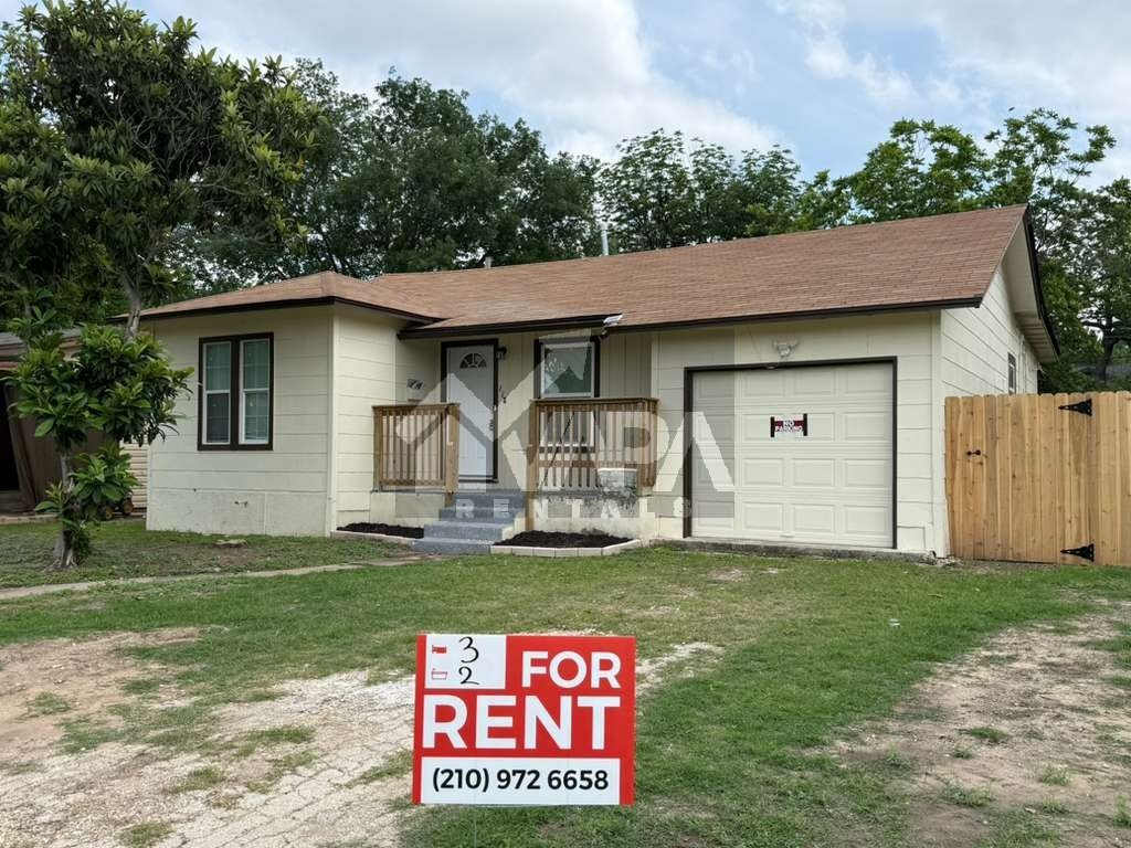 San Antonio House: 118 Gaskin Dr