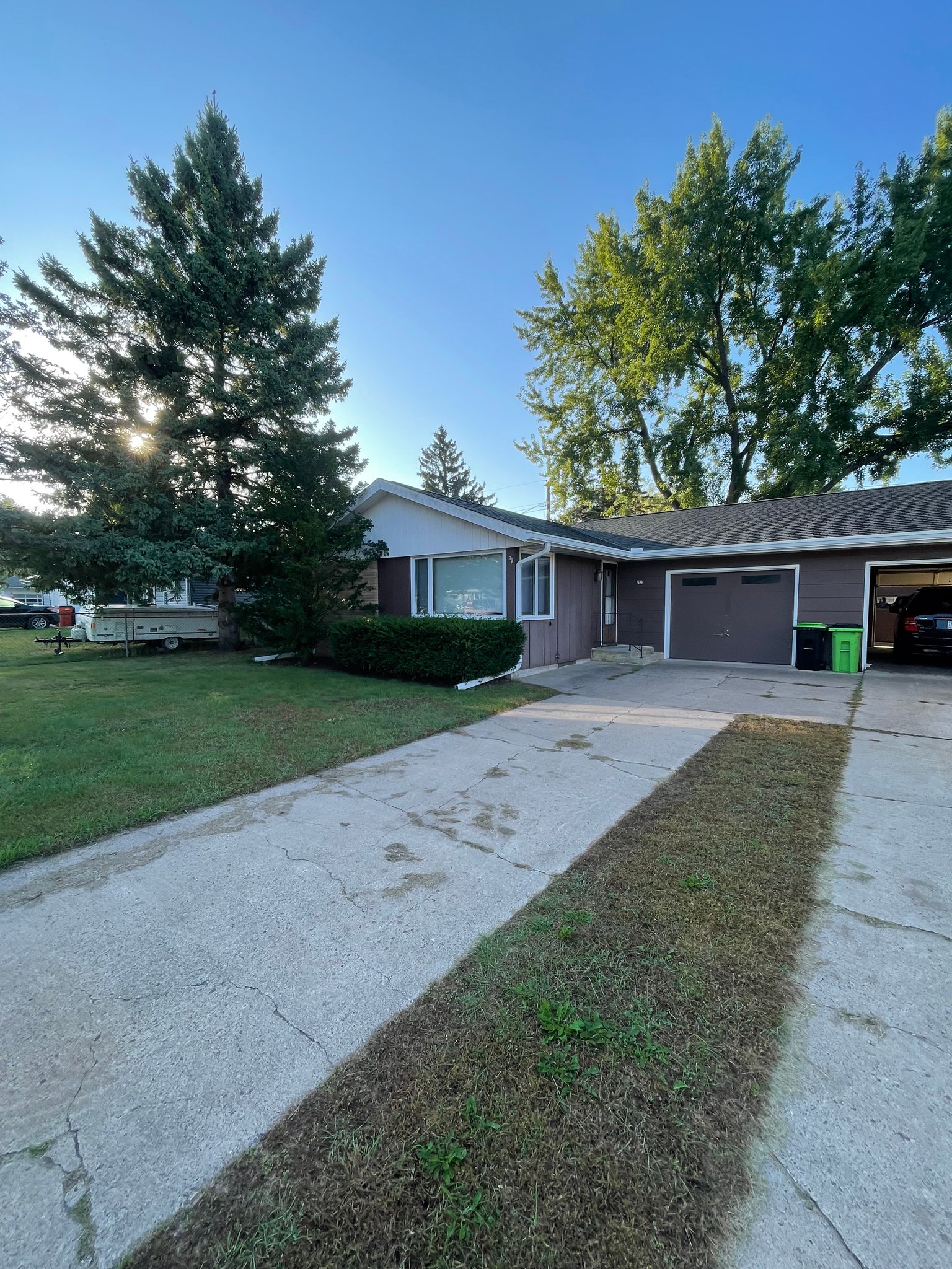 Eau Claire Other: 2933 Leslie Ln