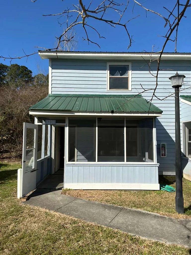 Socaste Townhome: 1233 Shalom Dr