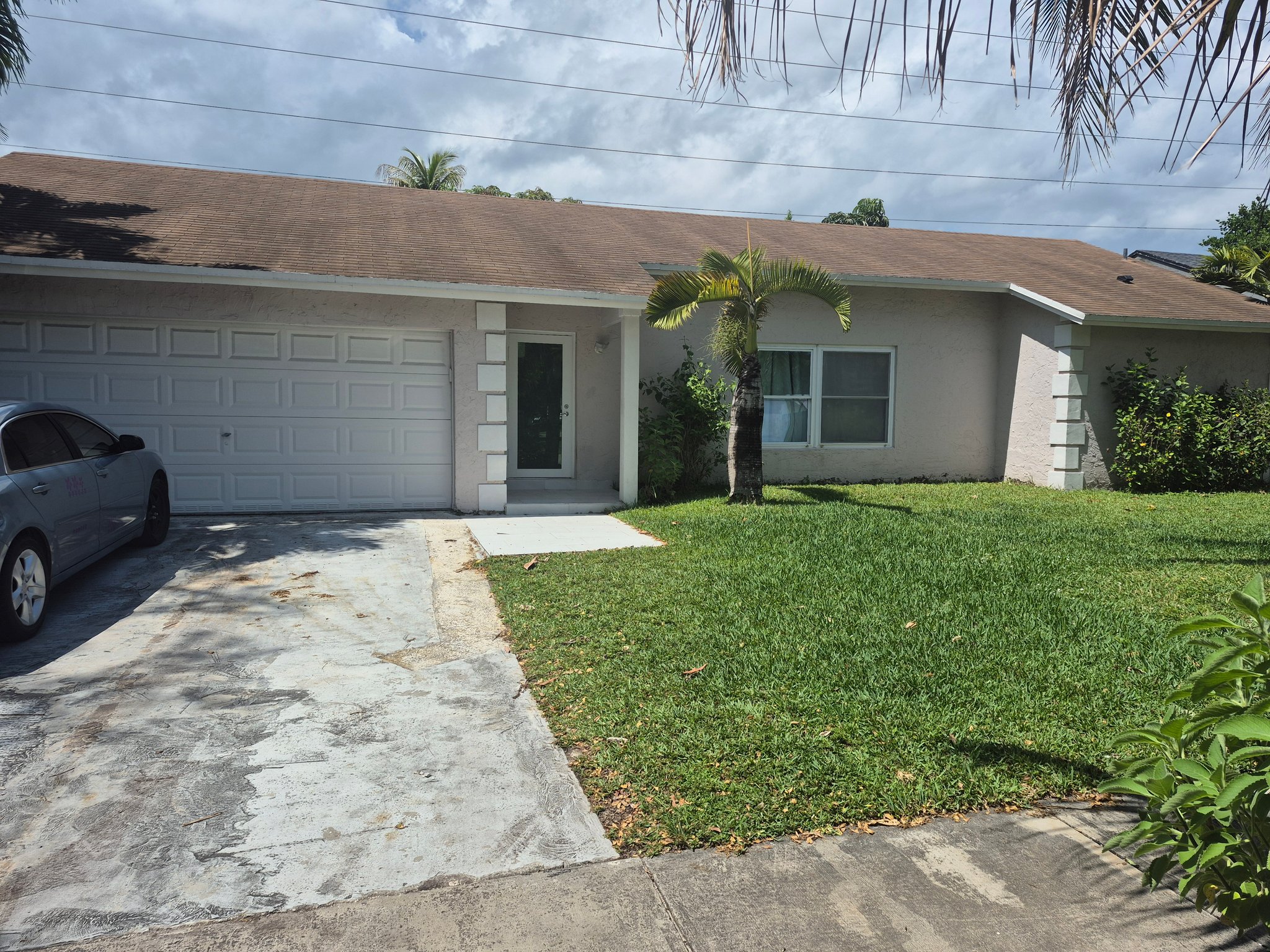 Homestead House: 1543 N Bluebird Ln