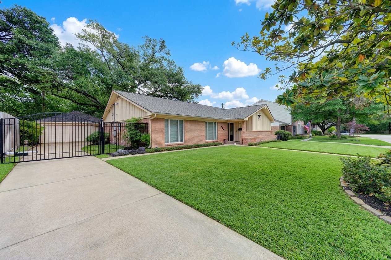 Houston House: 614 Bendwood