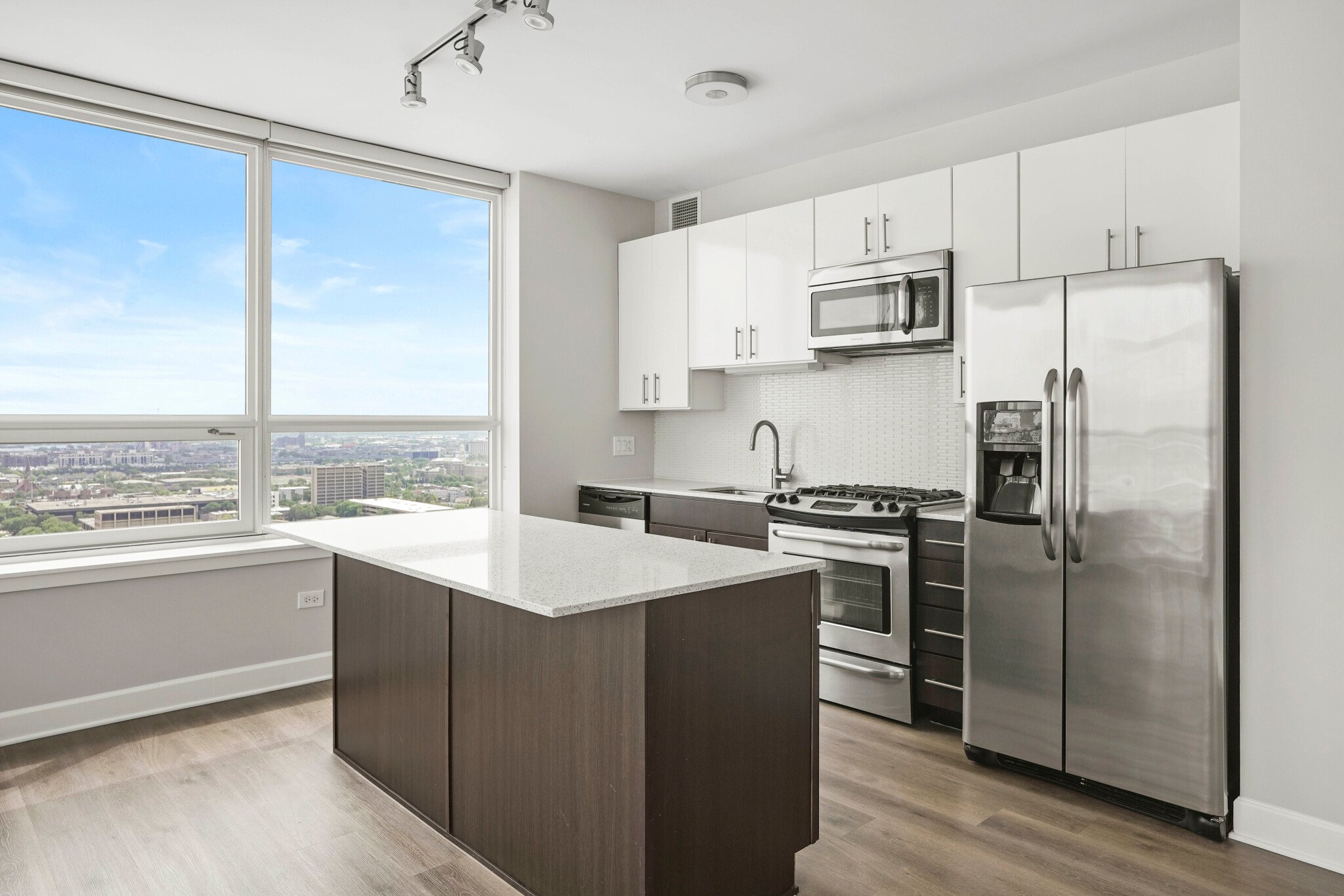 Chicago Condo: 755 W Quincy St