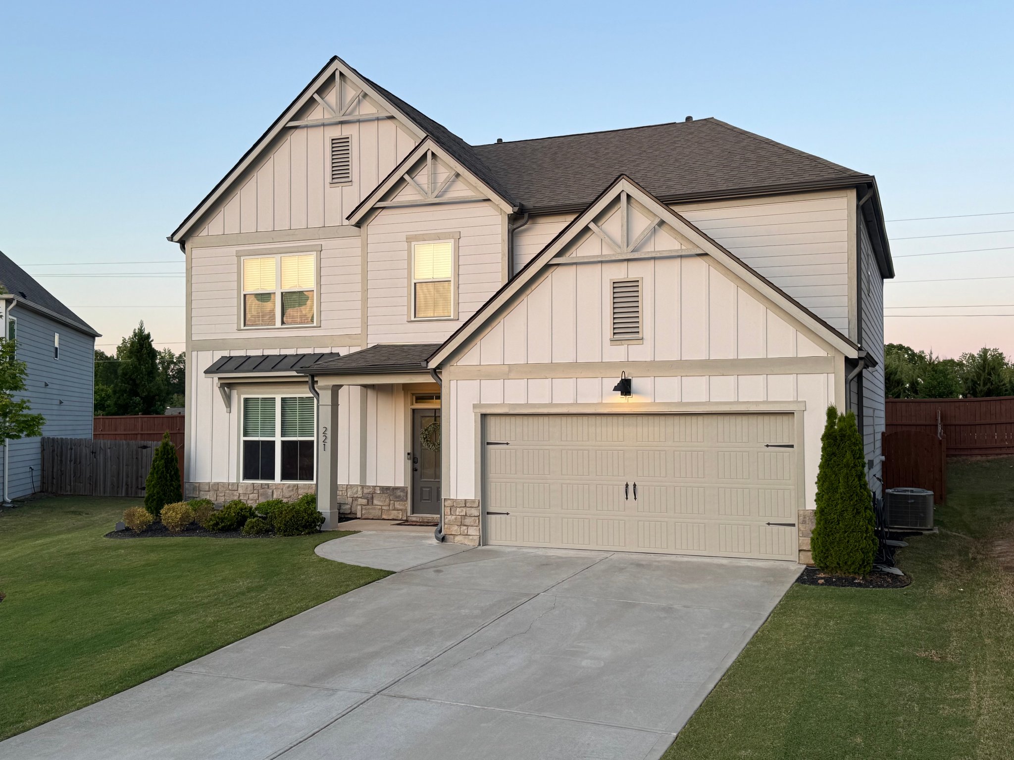 Canton House: 221 Treeline Trl