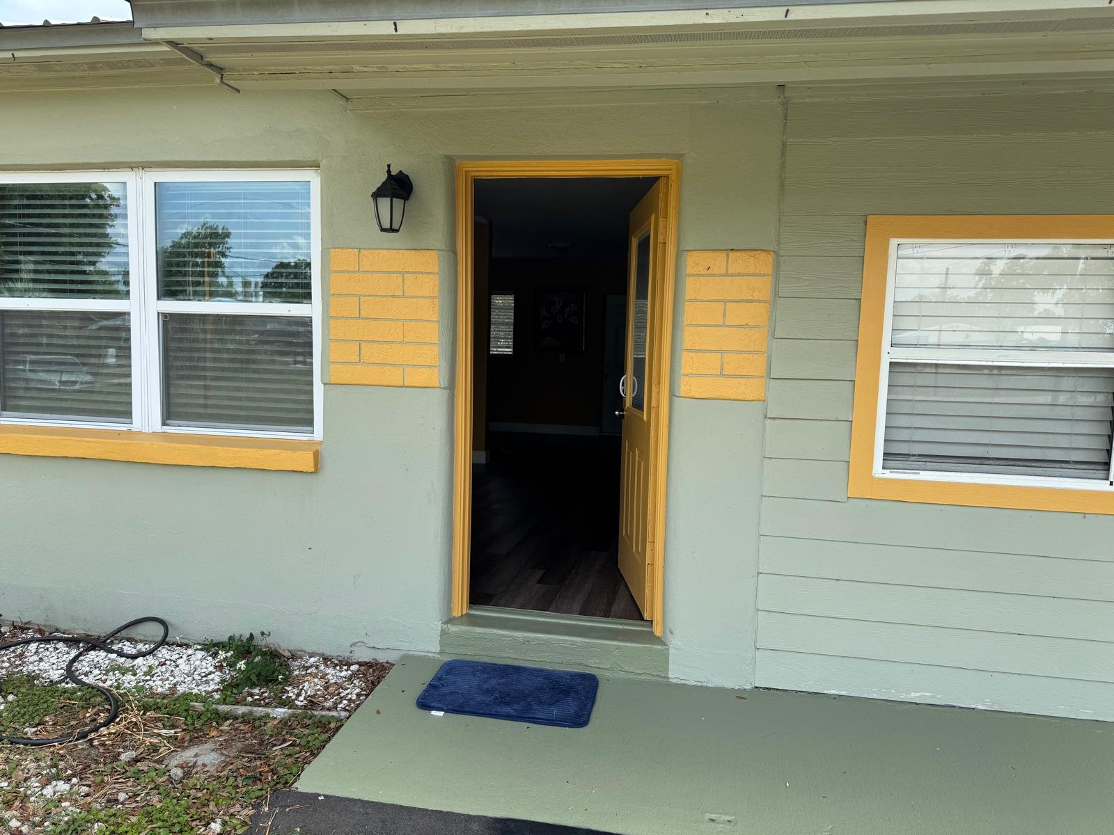 Riverview House: 11115 Hannaway Dr