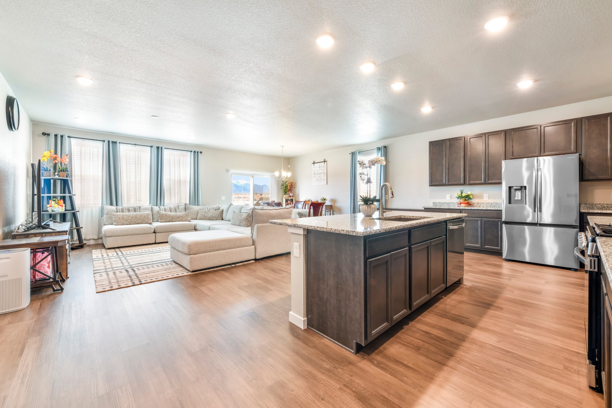Fountain House: 9738 Treasurevault Trl