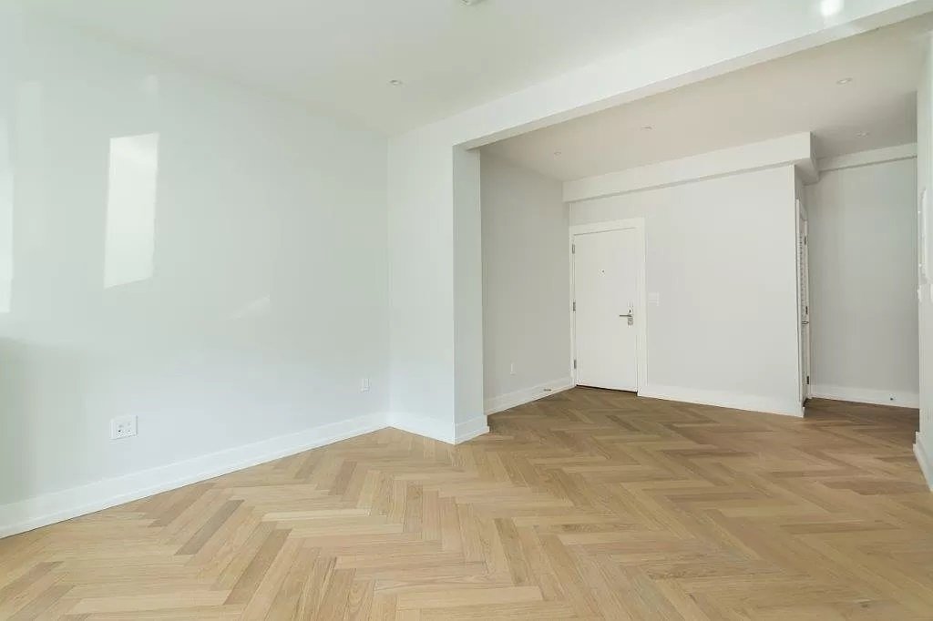 Cambridge House: 16 Forest St