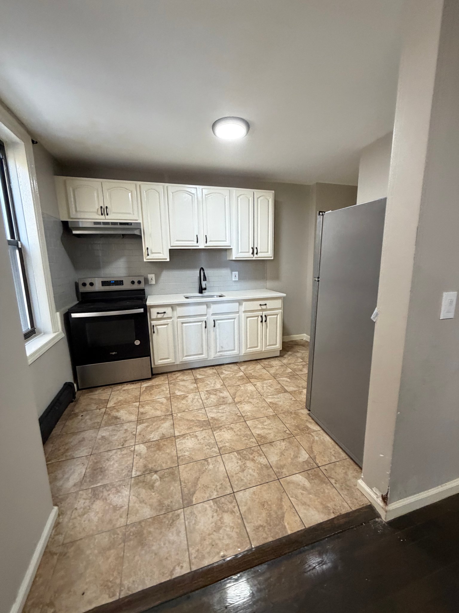 East Orange Apartment: 150 S Harrison St