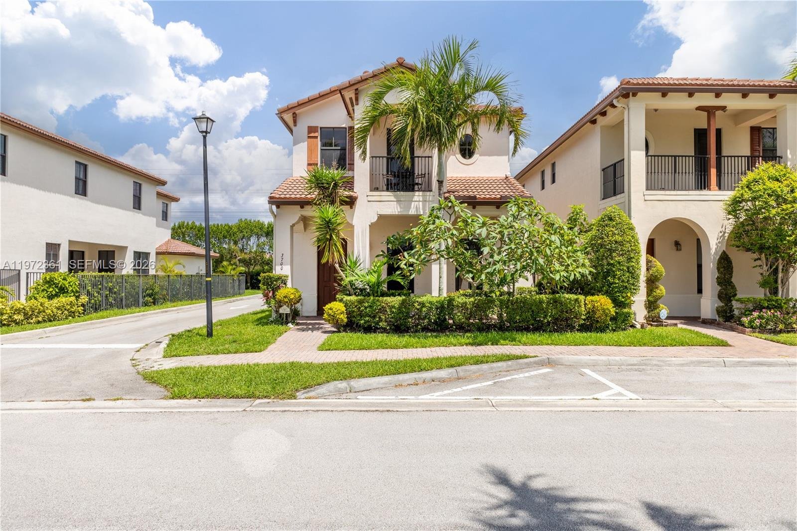 Cooper City Townhome: 3700 NW 84th Way
