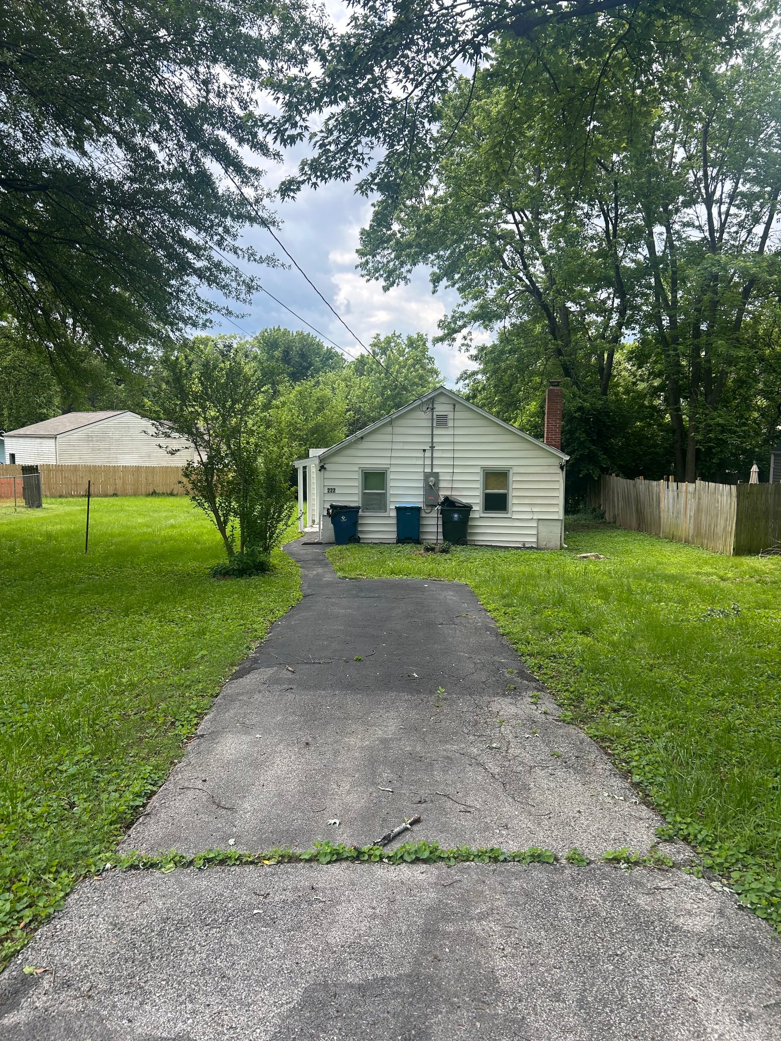 St. Louis House: 222 Manning Ave