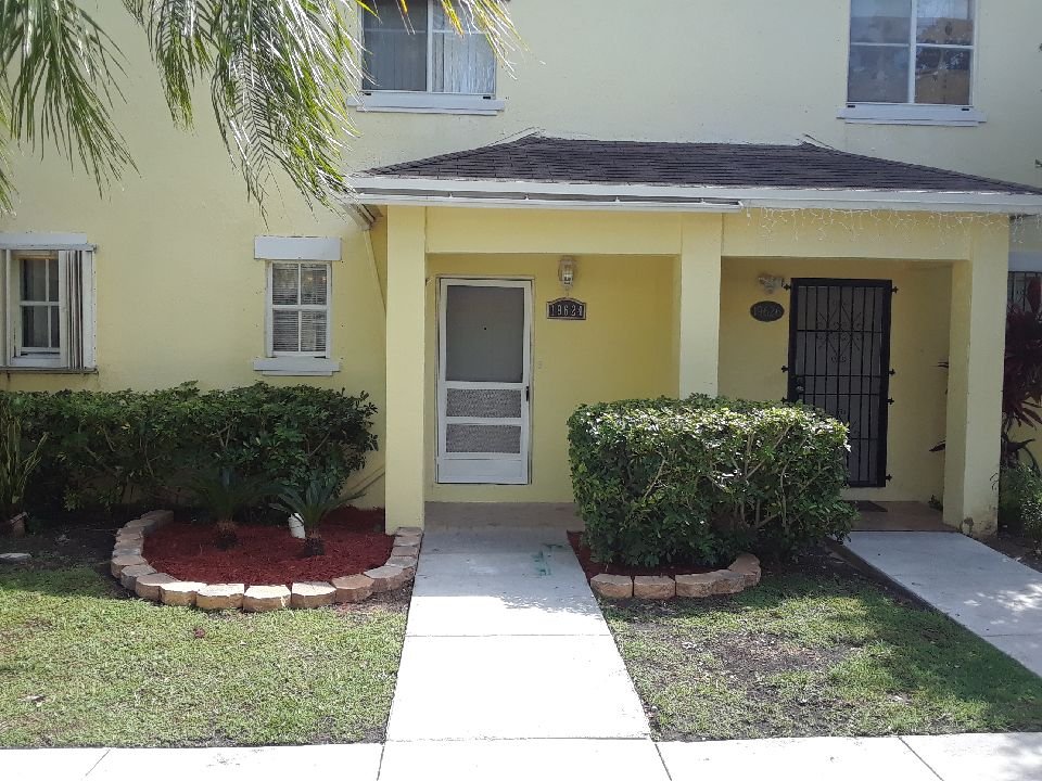 Cutler Bay Townhome: 19624 sw 103 ct