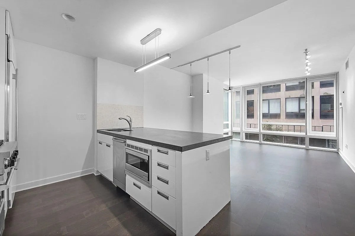 new york Condo: 261 W 28th St