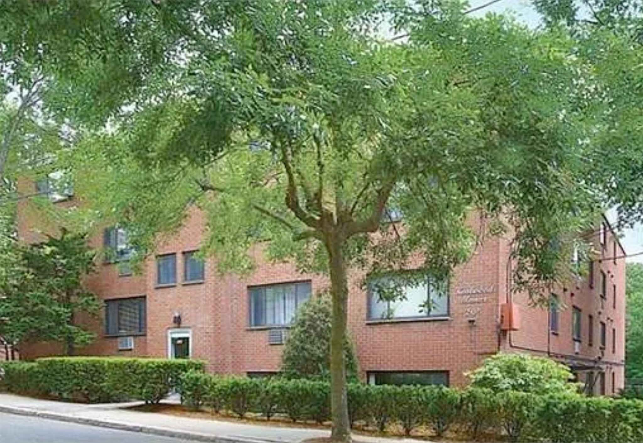 Brookline Apartment: 205 Kent Street
