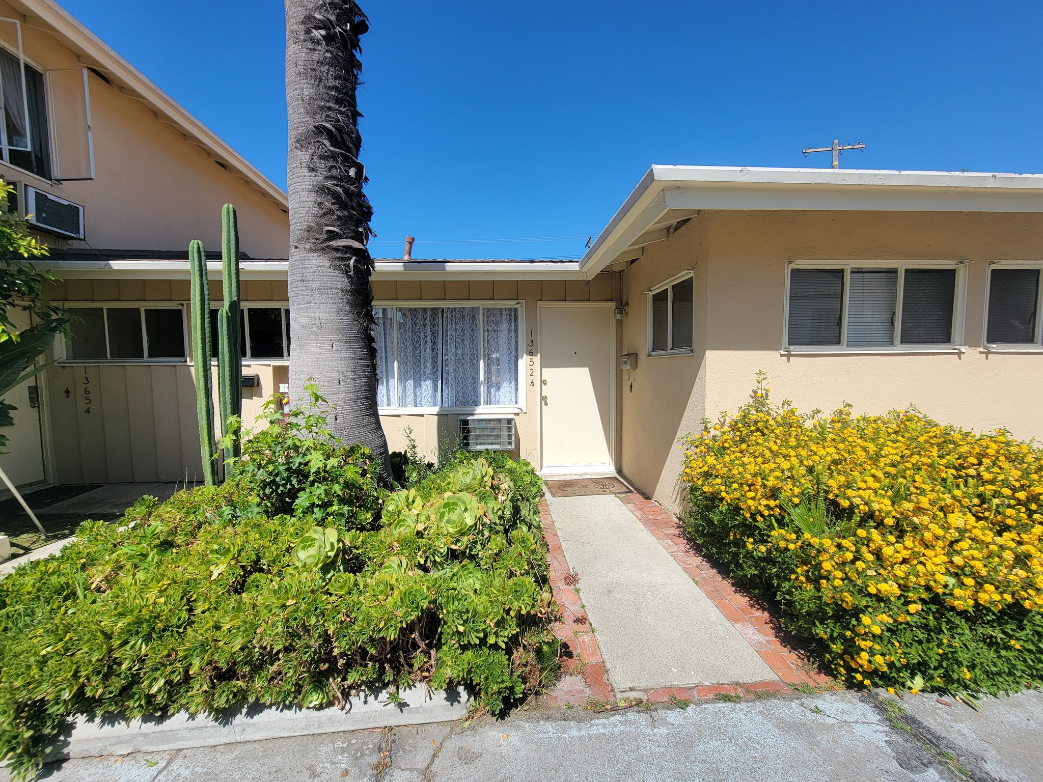 Van Nuys Multiplex: 13652 1/2 Wyandotte St
