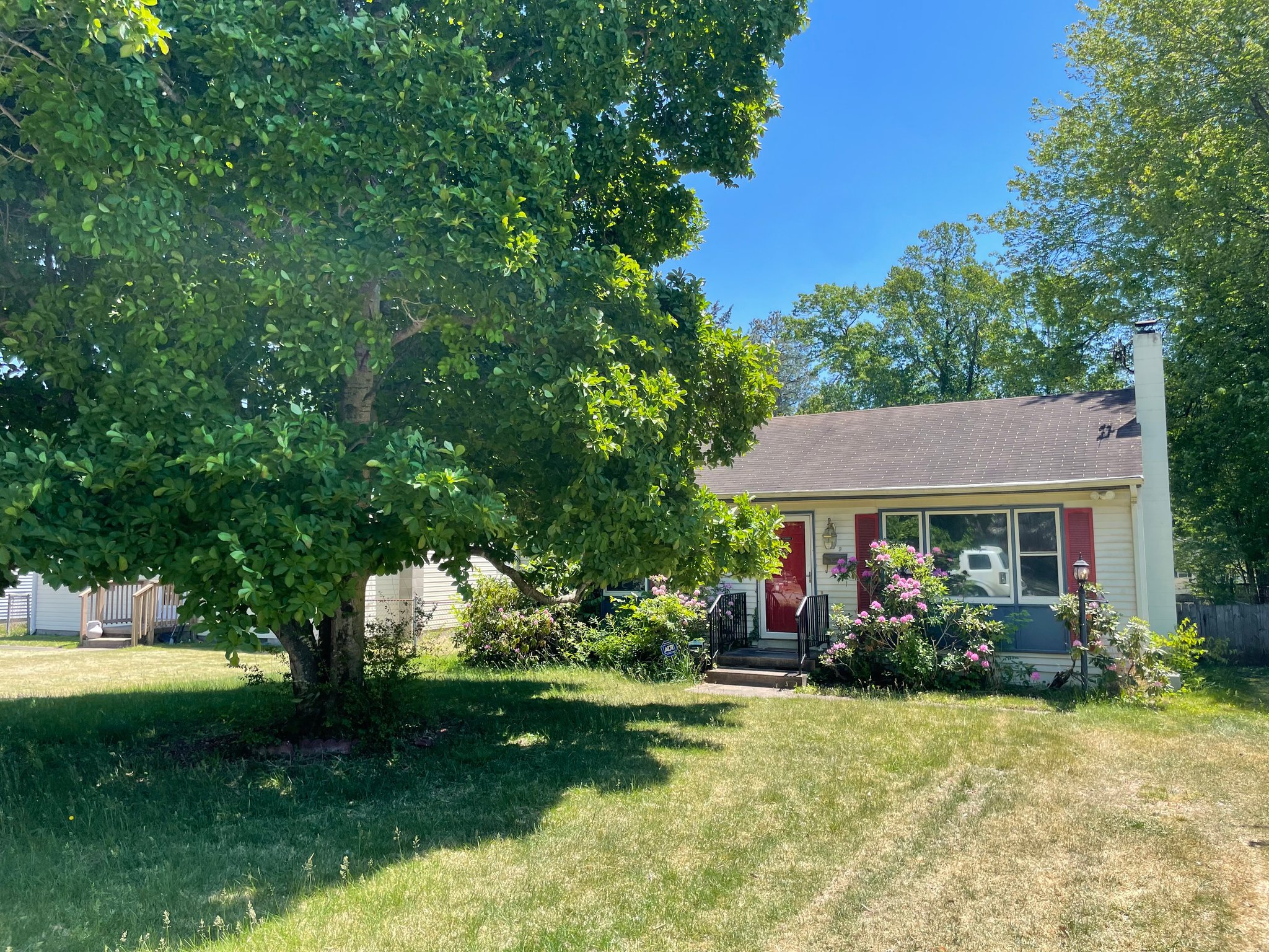 Henrico House: 239 N Mapleleaf Ave