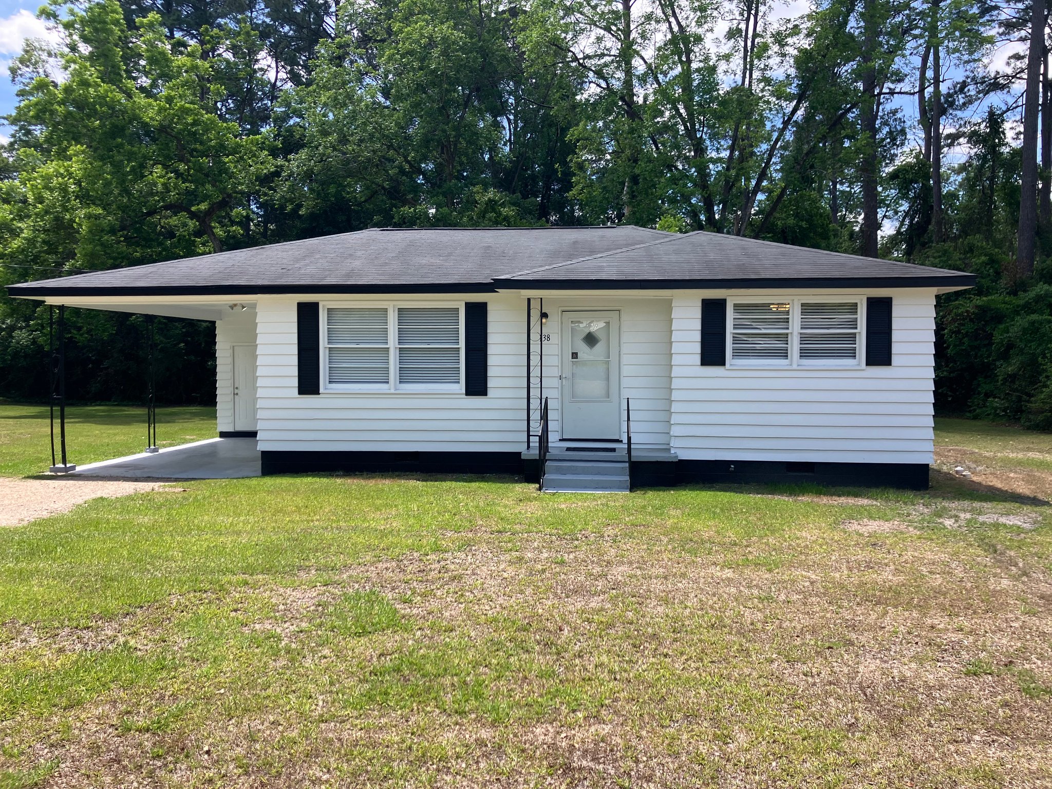 Thomasville House: 138 Augusta Avenue