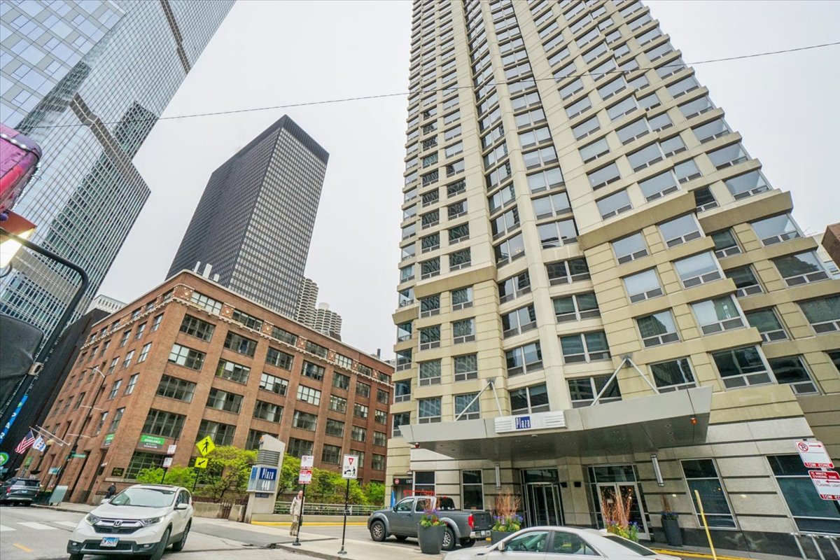 Chicago Condo: 440 N Wabash