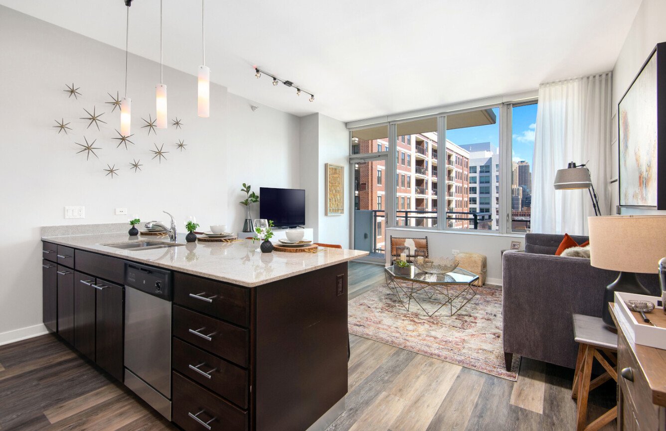 Chicago Condo: 463 W Huron St