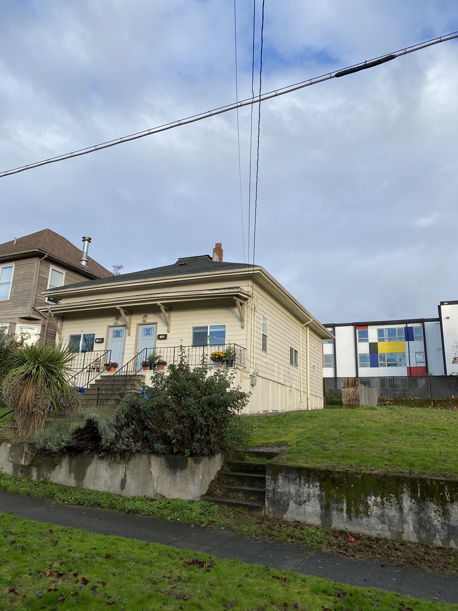 Seattle Multiplex: 166 16th Avenue