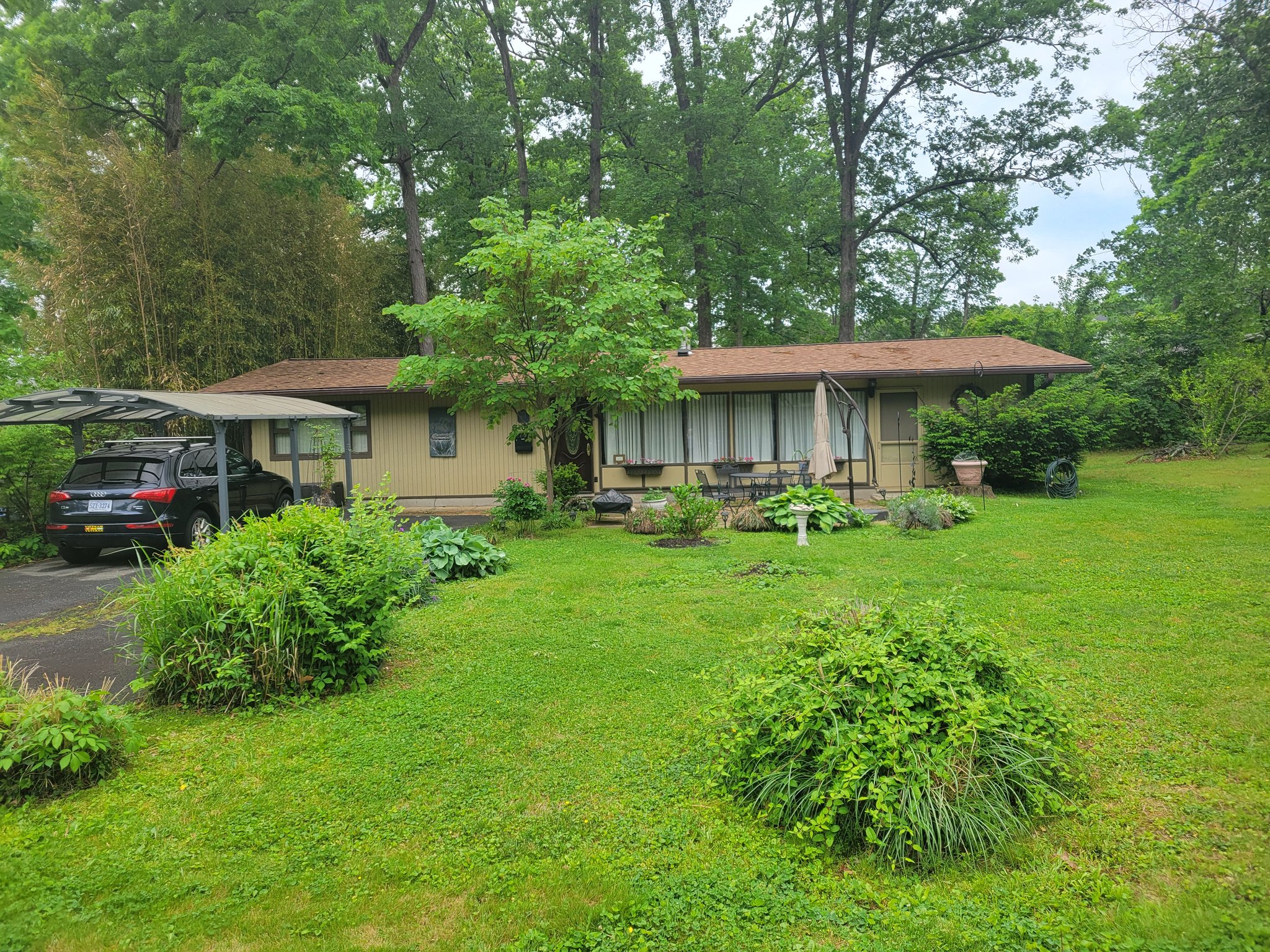 Herndon House: 605 Austin Ln