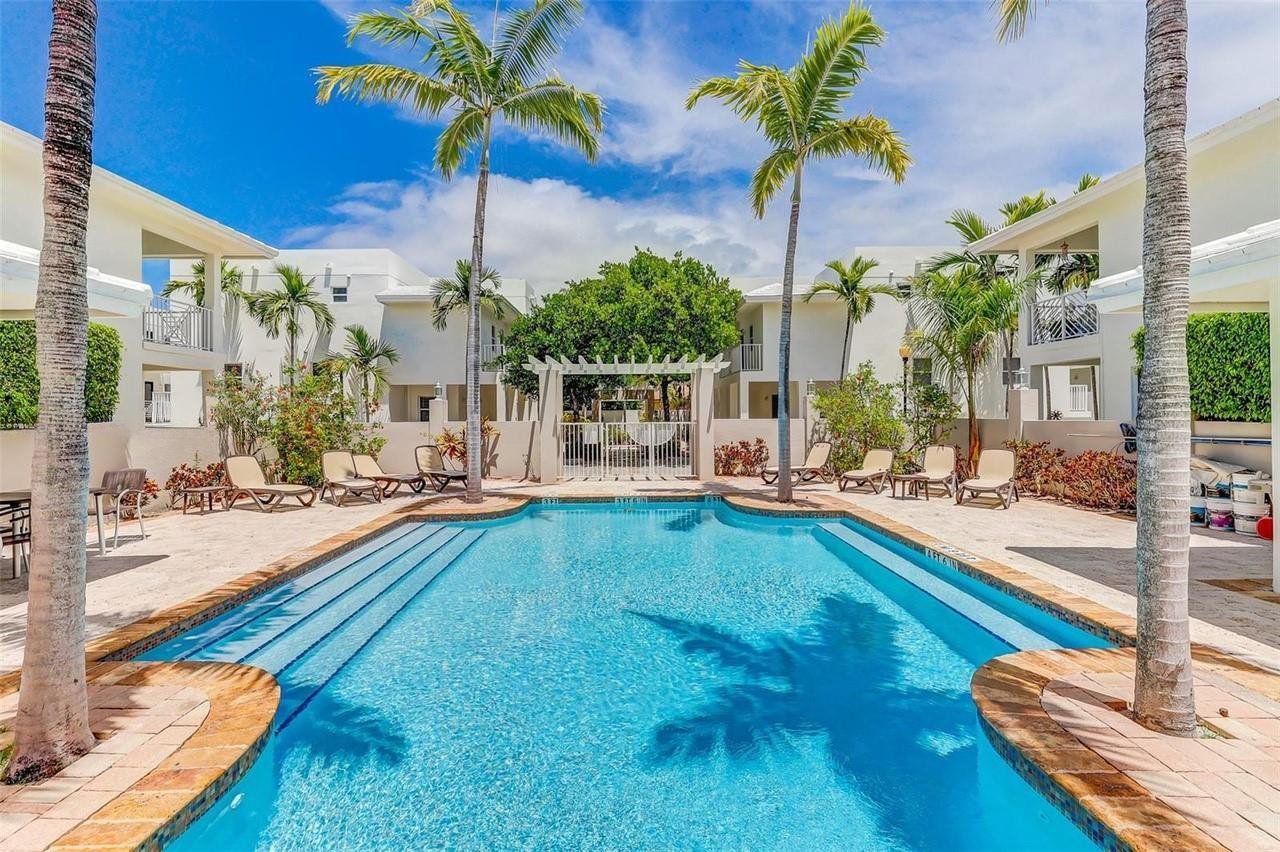 Miami House: 1045 SW 9 ct