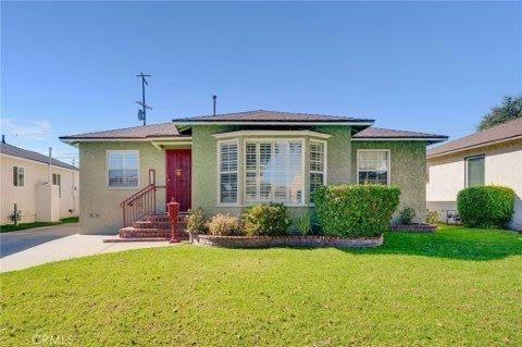 Lakewood House: 4839 Eastbrook Ave
