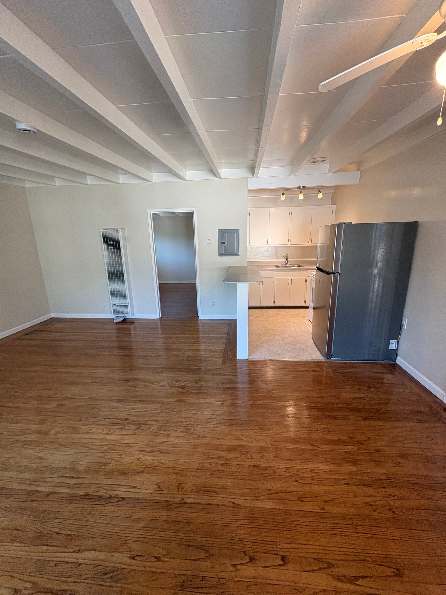 San Rafael Apartment: 12 Pacheco St