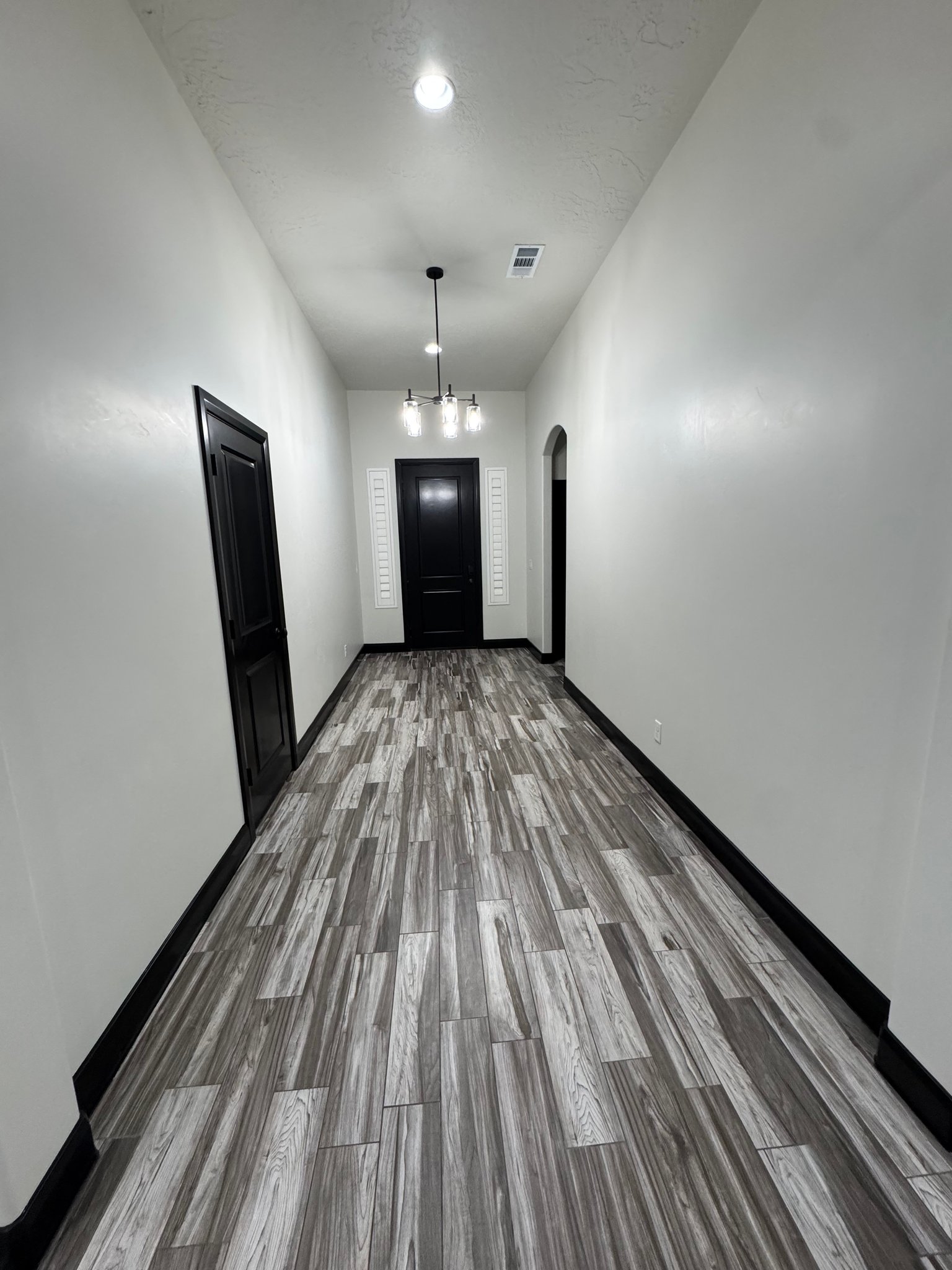 Washington House: 4791 S Crossroads Dr