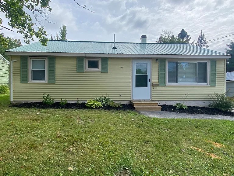 Bangor House: 156 Thornton Rd