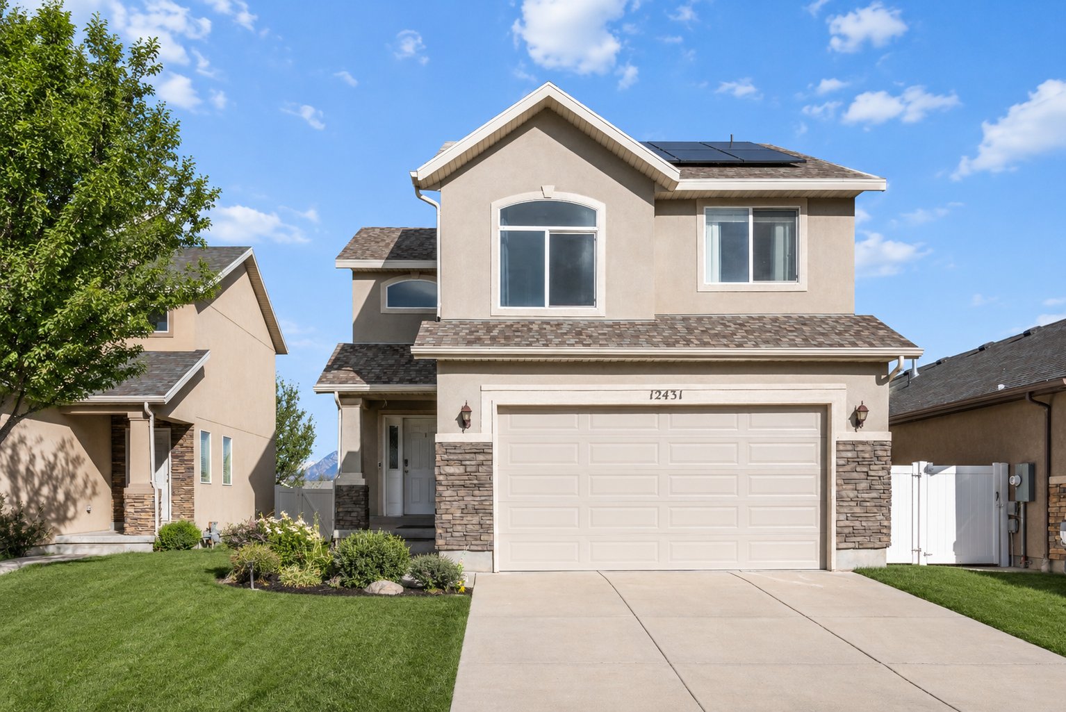 Riverton House: 12431 S Iron Sight Way