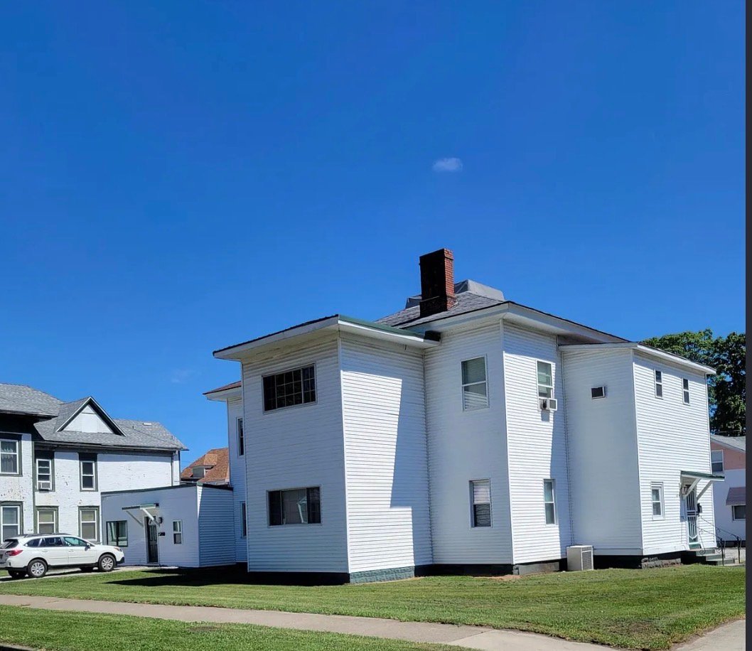 Terre Haute Apartment: 654 Oak St