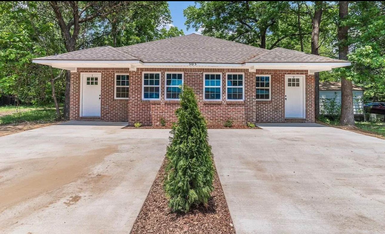 Paragould Multiplex: 505 Bertig St