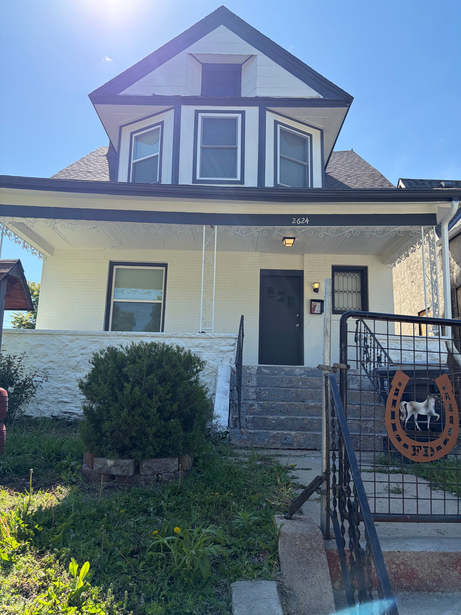 kansas city House: 2624 montgall ave