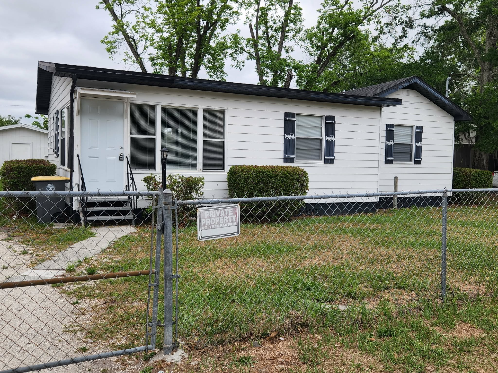 Jacksonville House: 2427 Coleman Ct