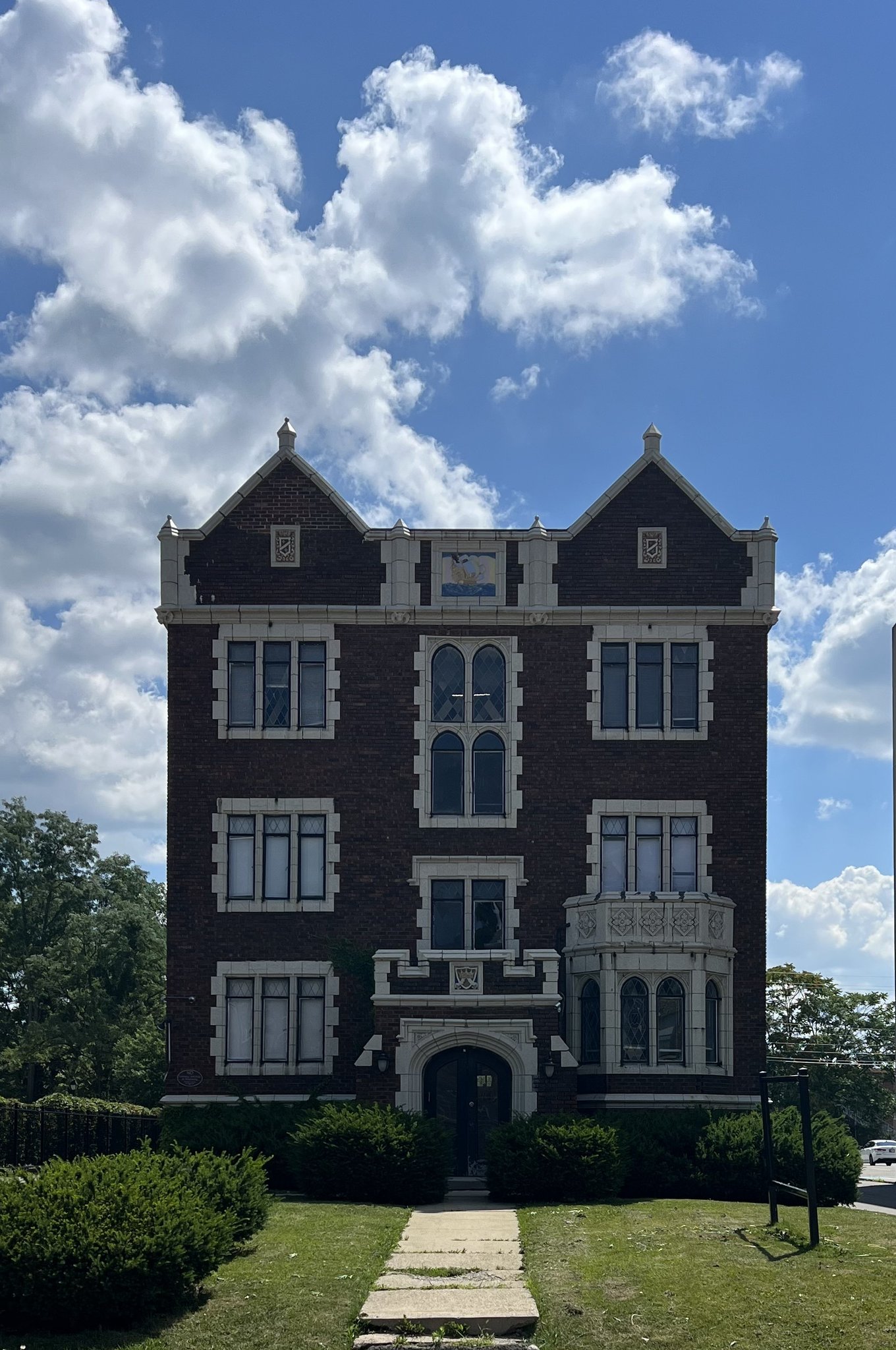 Indianapolis Apartment: 3753 North Meridian Street