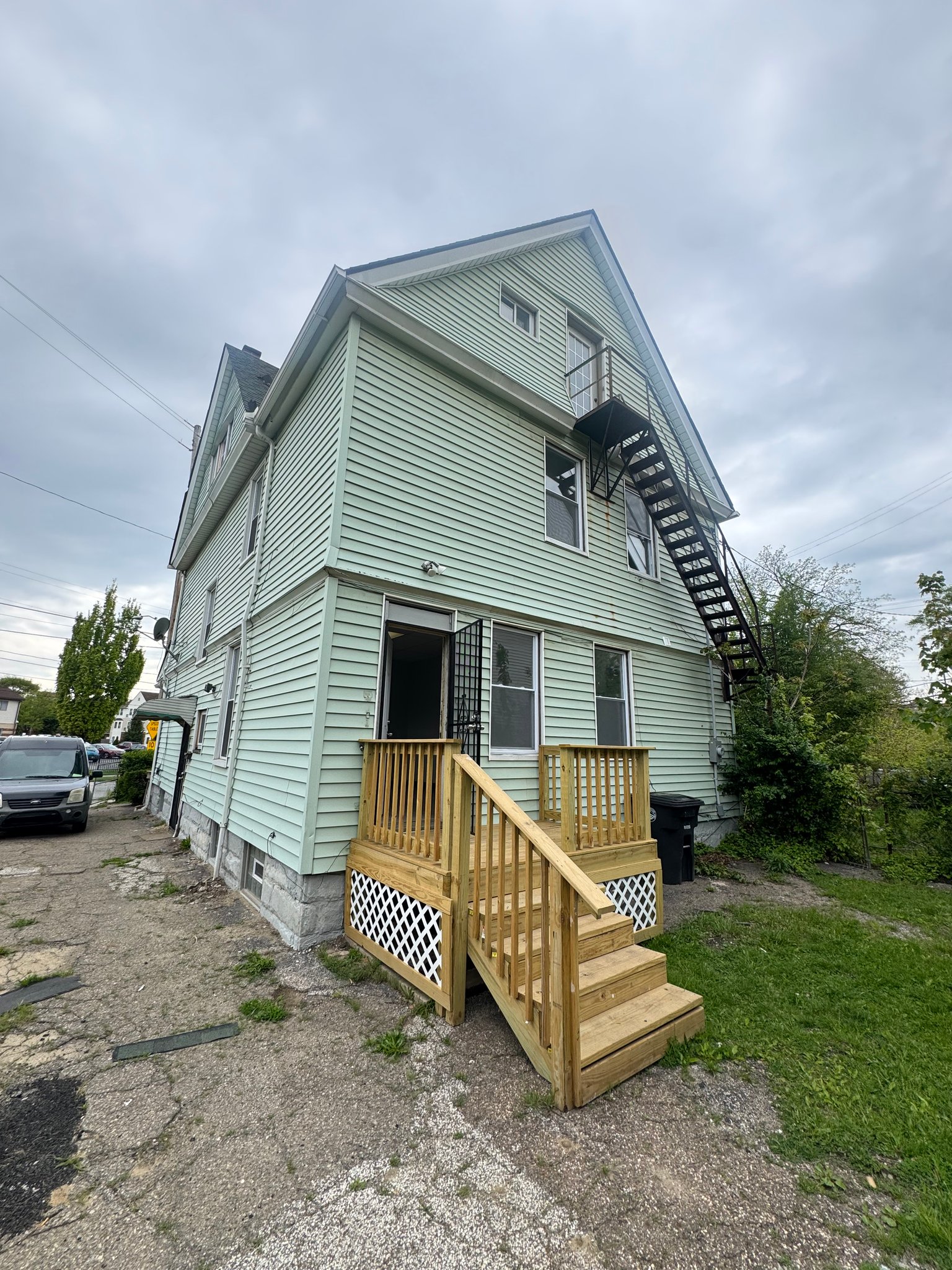 Cleveland House: 1345 Addison Rd