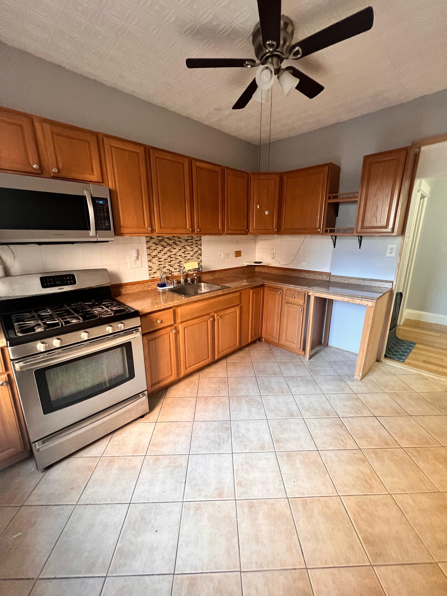 Jersey City Apartment: 209 Garfield Ave
