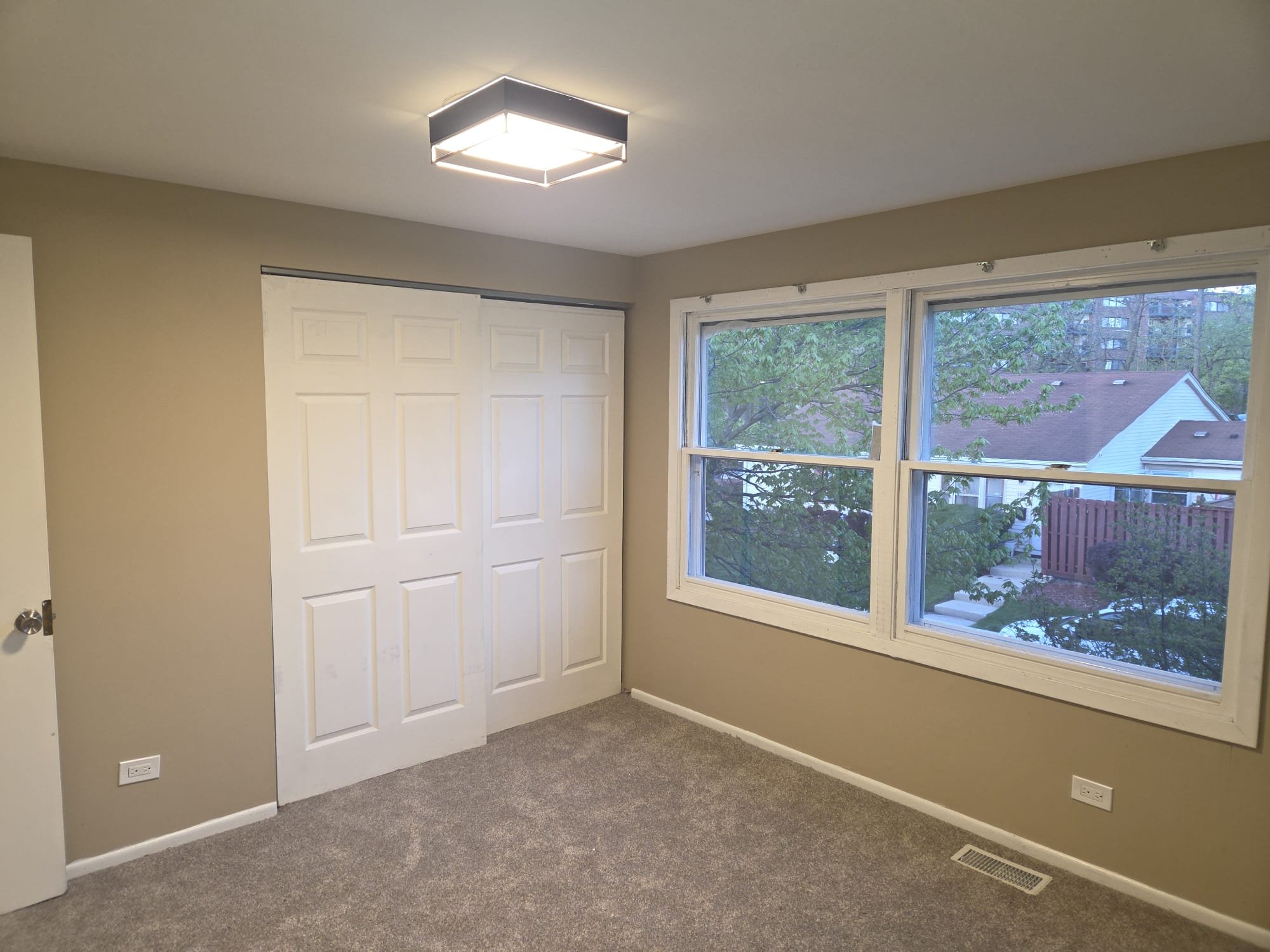 Hoffman Estates Townhome: 1796 Queensbury